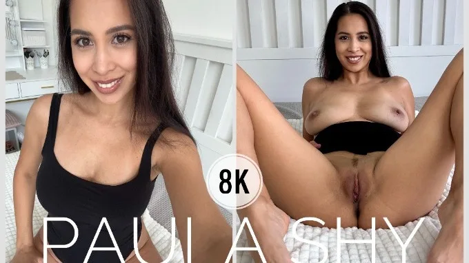 Sexy Model Masturbates her Pussy